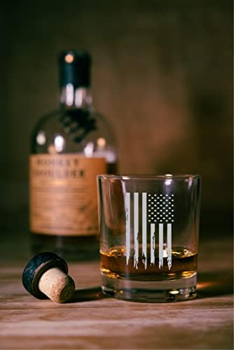 Main St. Gifts Dikey Sıkıntılı Amerikan Bayrağı Viski Bardağı Seti-11 Ons Taş Cam-Dört Farklı Tasarım-2'li Set ABD'de
